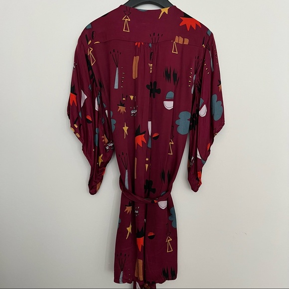 LOVE STORIES • Printed Satin Kimono Robe - Picture 6 of 7